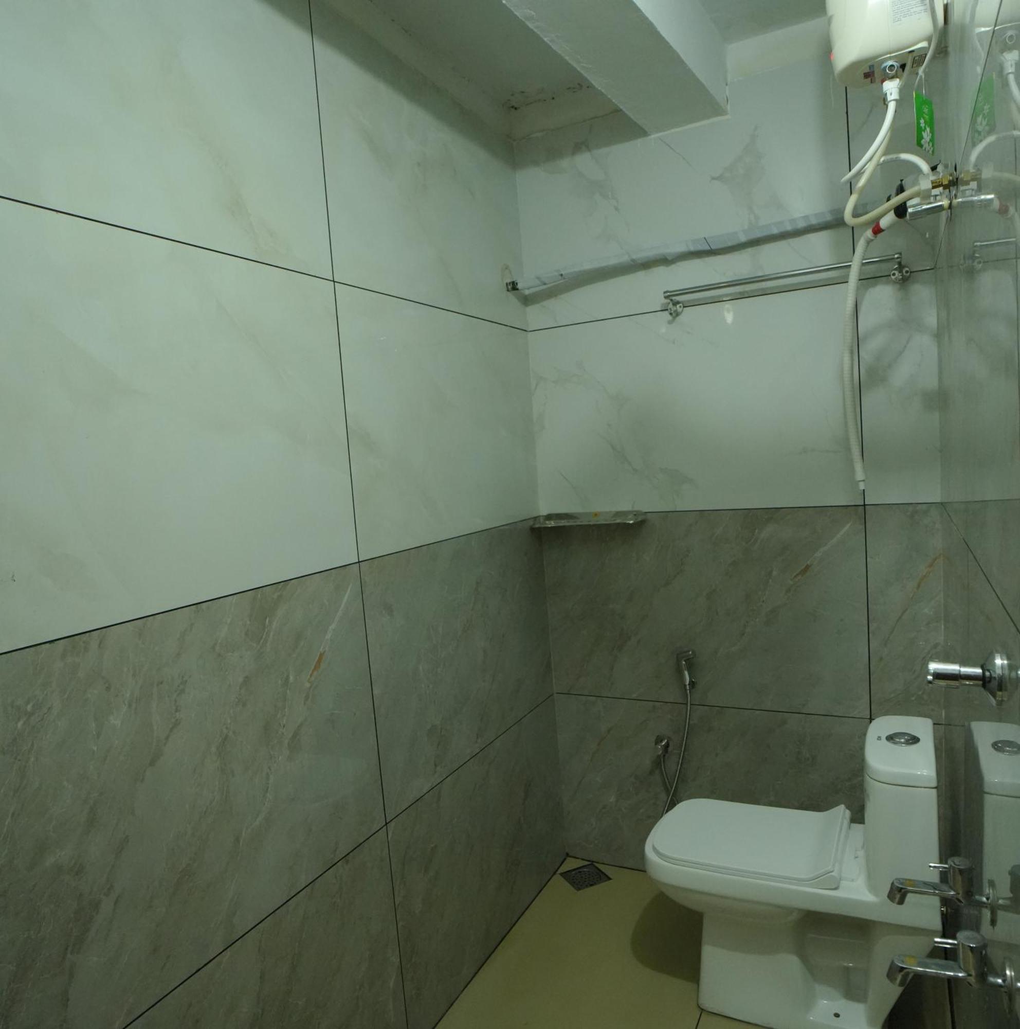 Port View Residency Pvr Ξενοδοχείο Nedumbassery Εξωτερικό φωτογραφία